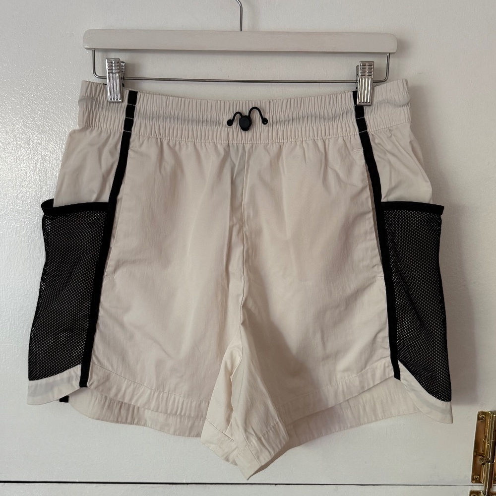 The North Face Women’s Mountain LT Wind Short White Dune Size Medium